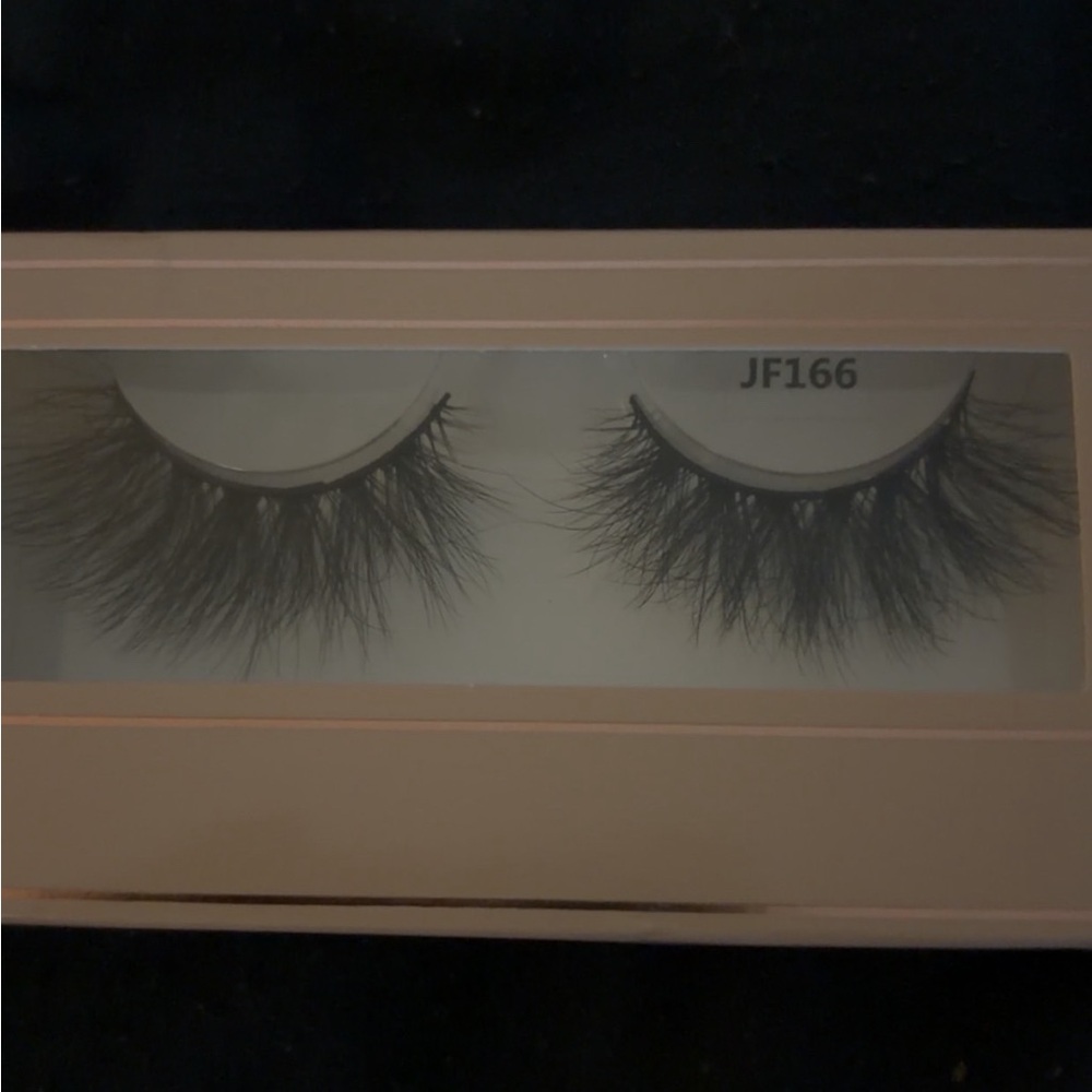 Luxurious Black False Eyelashes